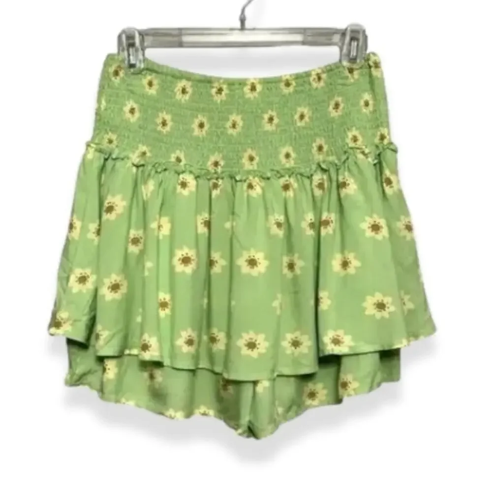 BP Green Daisy Floral Smocked Waist Tiered Skort Shorts M NWOT Cottagecore Flowy